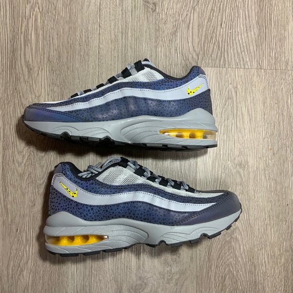 Nike Other - NEW Nike Air Max 95 (GS) Off Noir Size 5.5y , 7 W